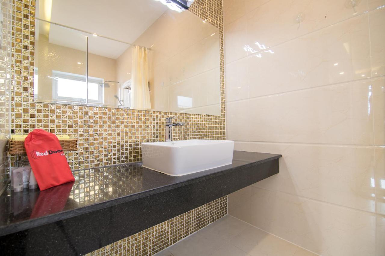 Reddoorz Plus Near Lotte Mart Cong Hoa 호치민 외부 사진