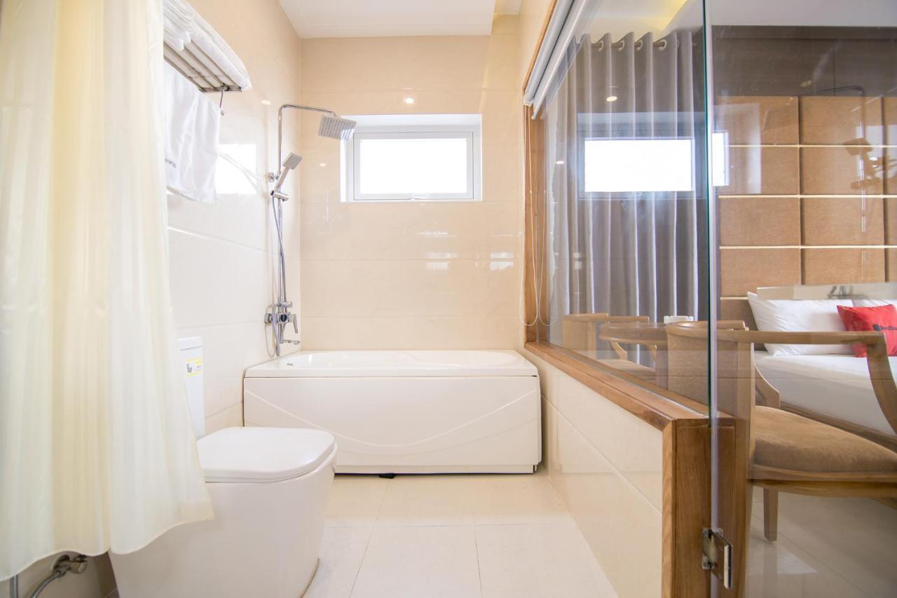 Reddoorz Plus Near Lotte Mart Cong Hoa 호치민 외부 사진