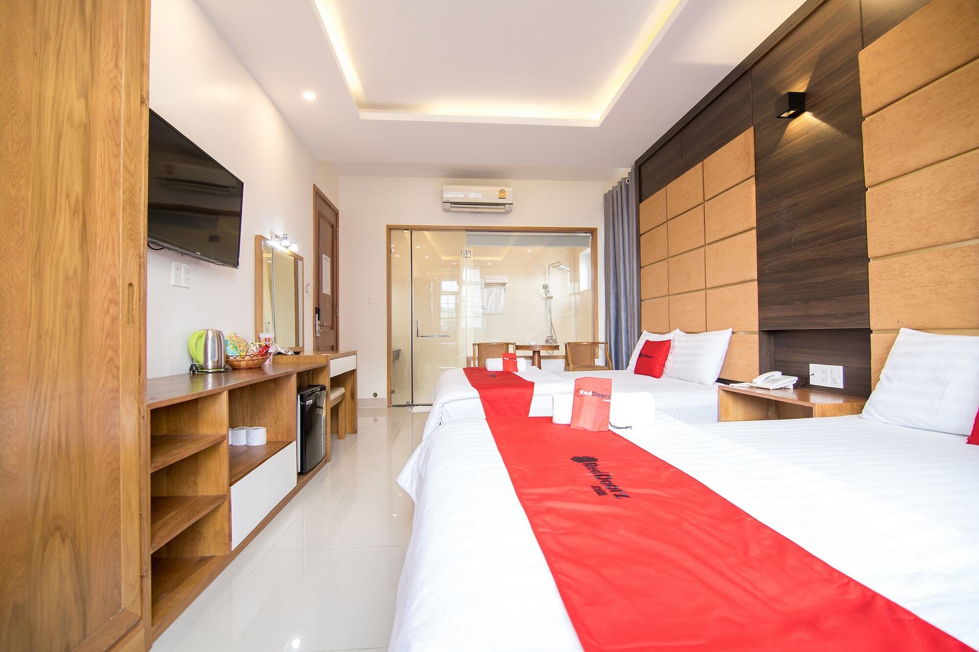 Reddoorz Plus Near Lotte Mart Cong Hoa 호치민 외부 사진